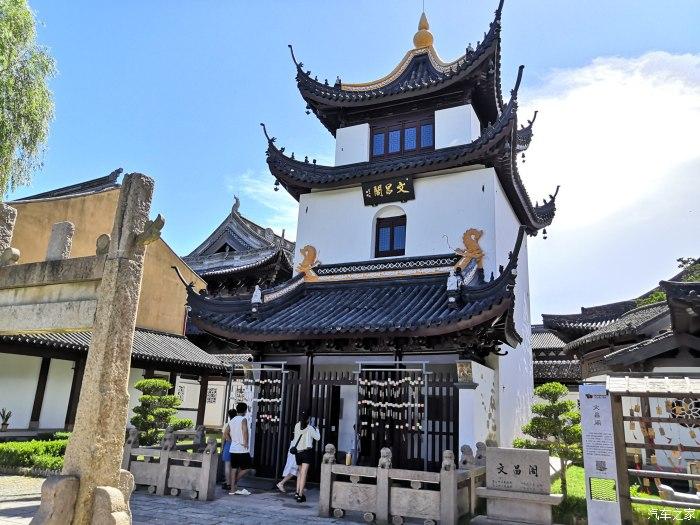 广东光靠他俩撑禁区不现实,若仍要把争冠当目标,该找大外了